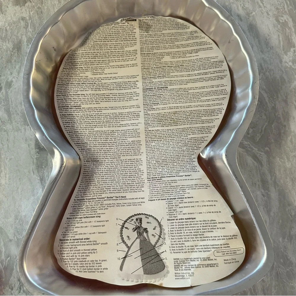 Vintage Barbie Cake Pan‎